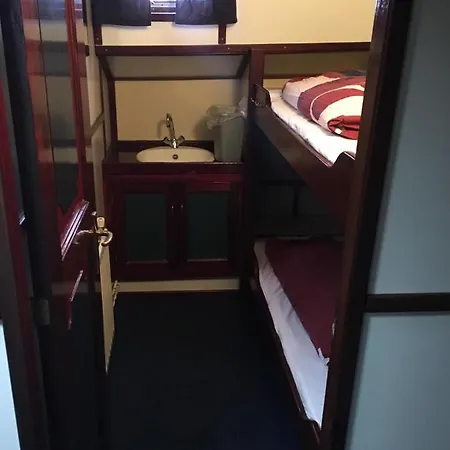 Zeilschip Nil Desperandum * エンクホイゼン